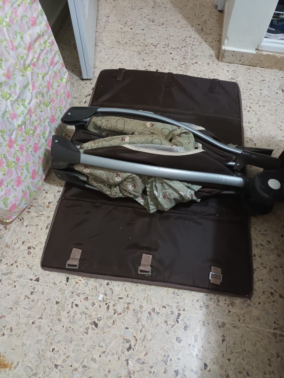 coches y sillas - corral y silla para bebé completo con su colchón  6