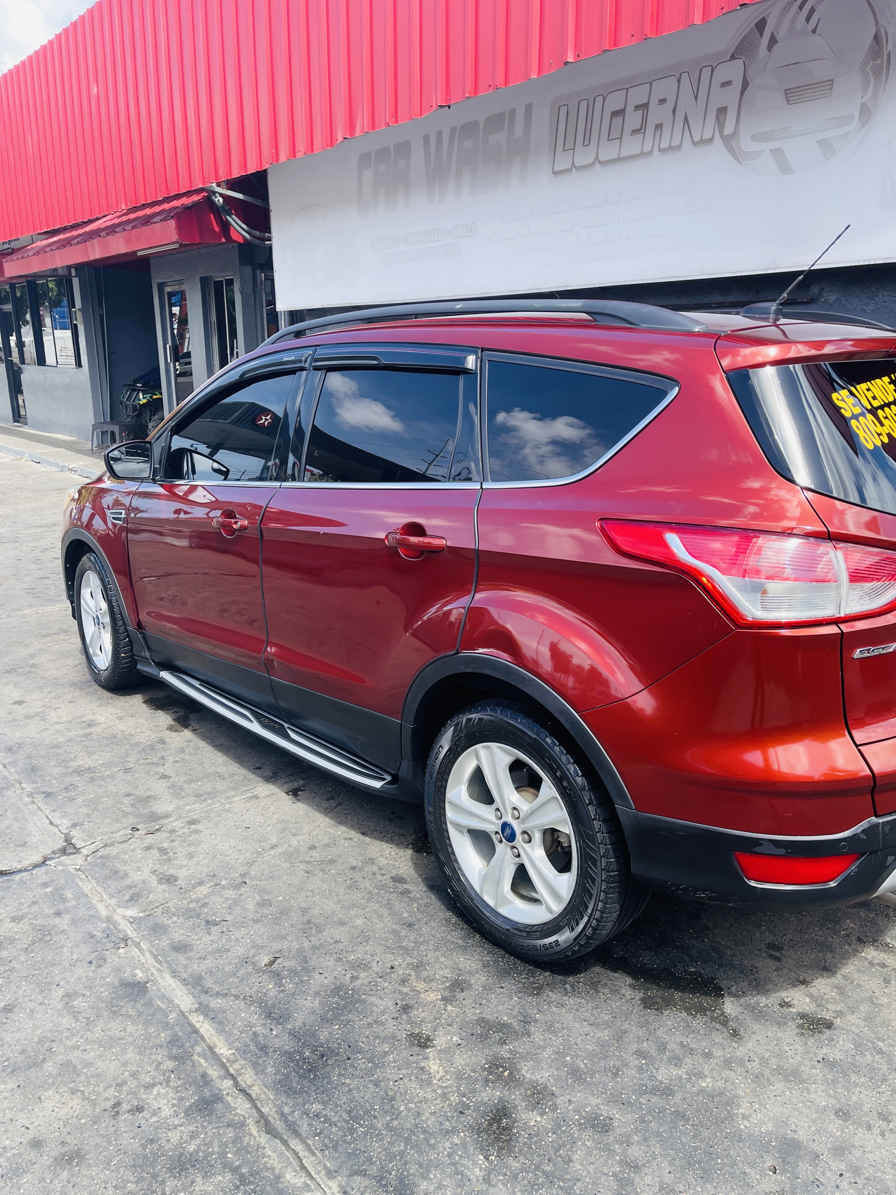 jeepetas y camionetas - For Escape 2015 RD$520,000.00 Neg.
