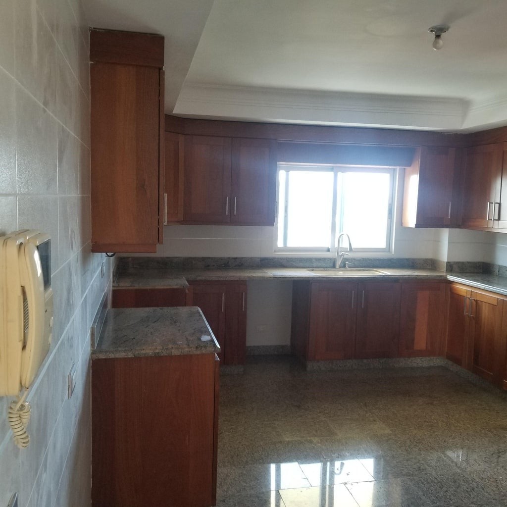 oficinas y locales comerciales - Bello y amplio pent-house ubicado en la zona exclusiva de Bella Vista 7