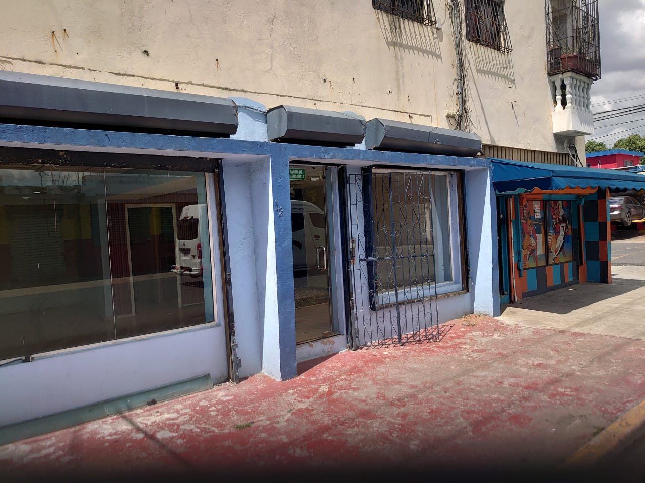 oficinas y locales comerciales -  local  villa María Josefa brea, esquina samana 2