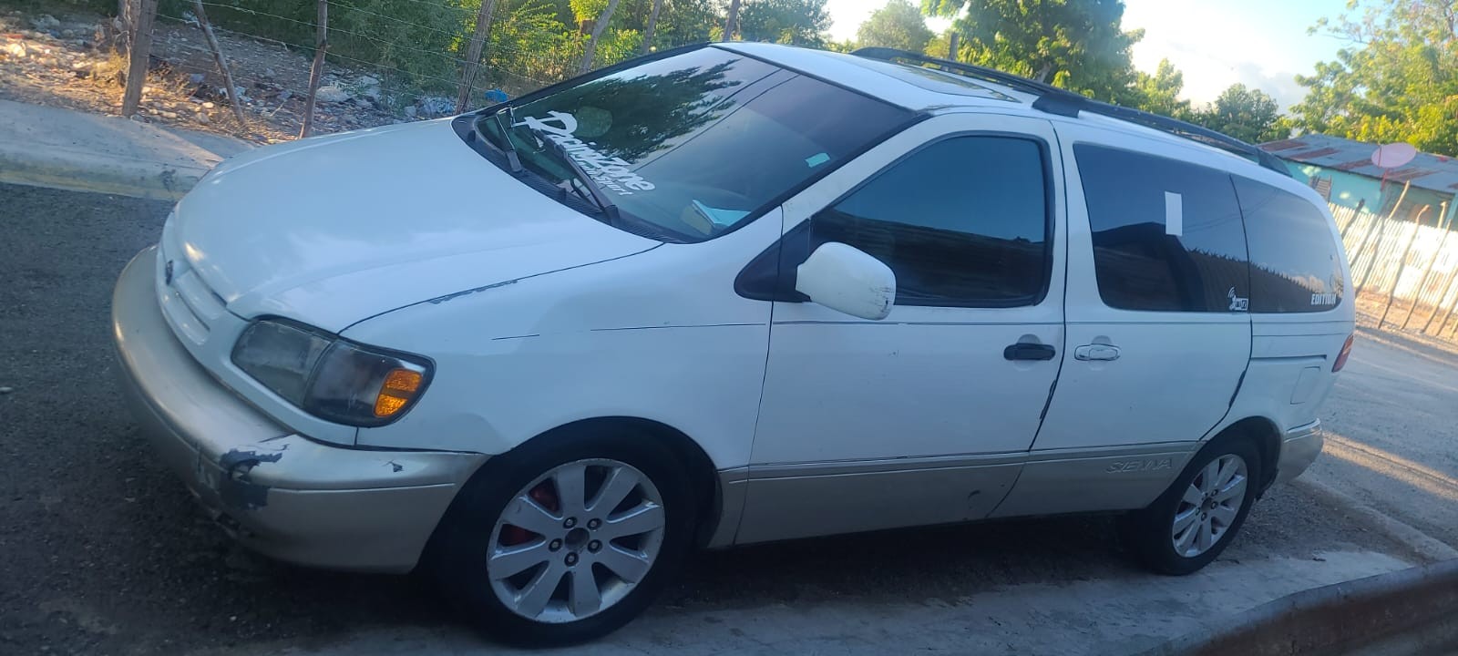 jeepetas y camionetas - Toyota sienna xl 2,000 5