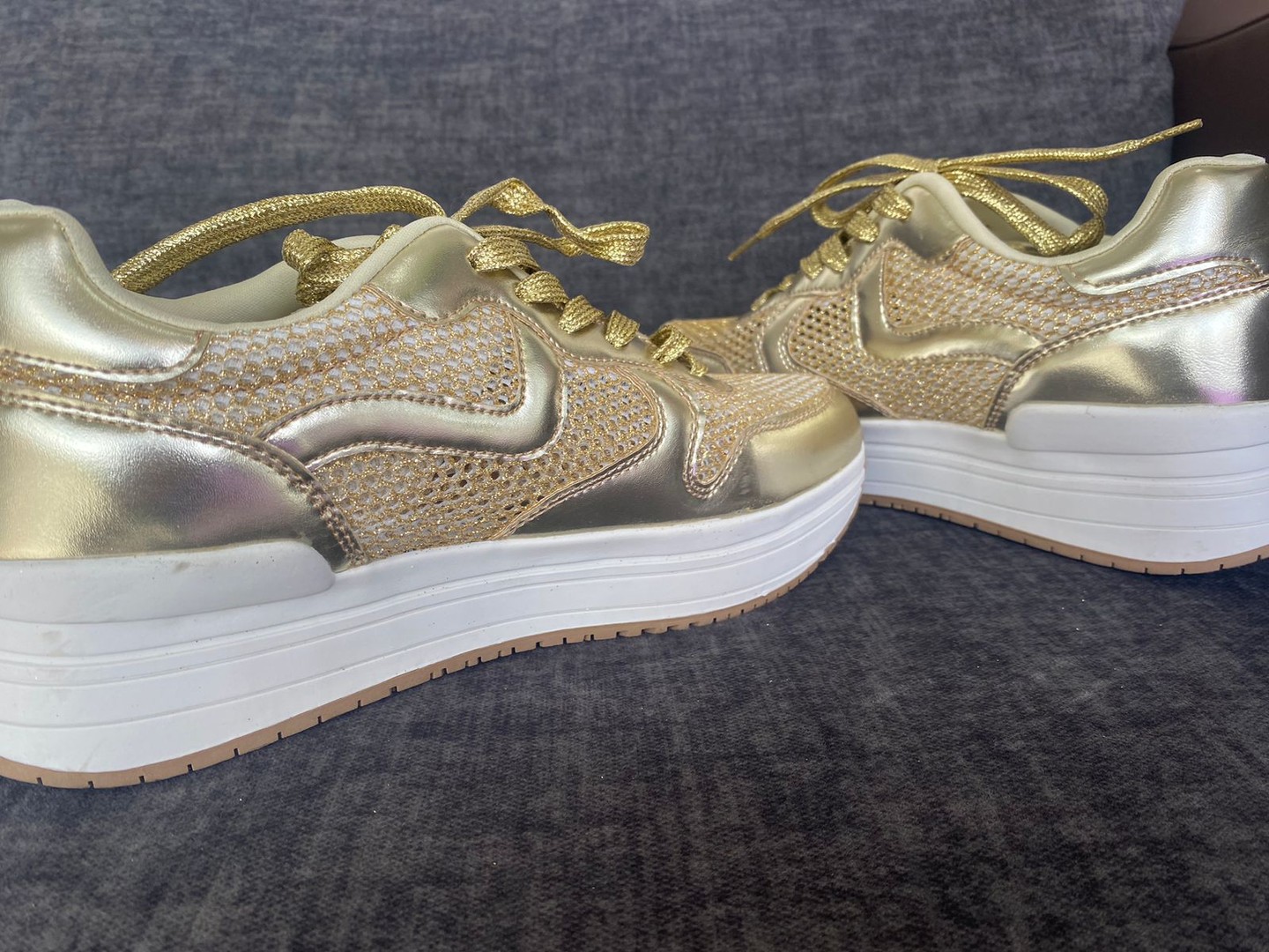 zapatos para mujer - Tennis Dorados Size 9 2