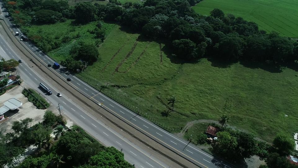 solares y terrenos - Terreno Disponible en la Autopista Duarte, Rep. Dom.
 5