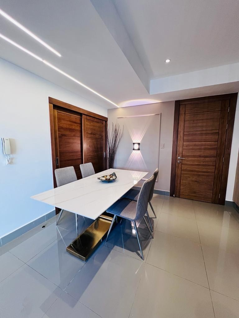 apartamentos - Alquilo apartamento en Evaristo morales. Torre Altamar VII,
 Piso 8
 US$1,100. 7
