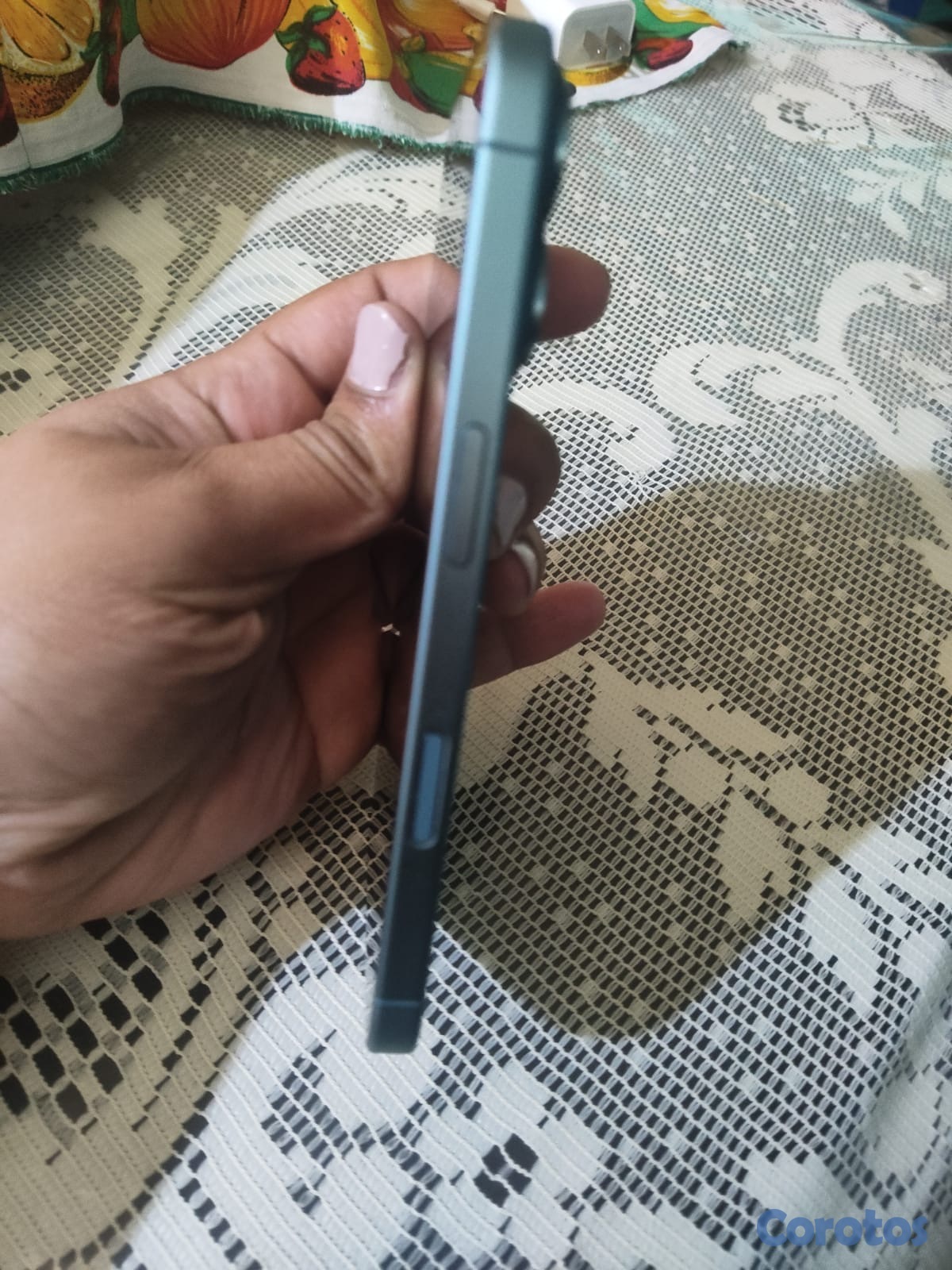 celulares y tabletas - Vendo iPhone 16 normal 128gb en buenas condiciones 5