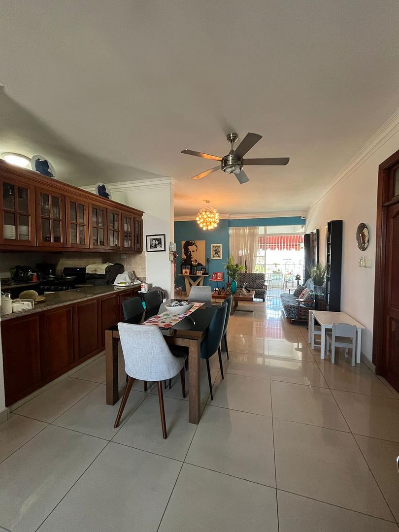 apartamentos - Venta de apartamento en Evaristo Morales U$215,000 5
