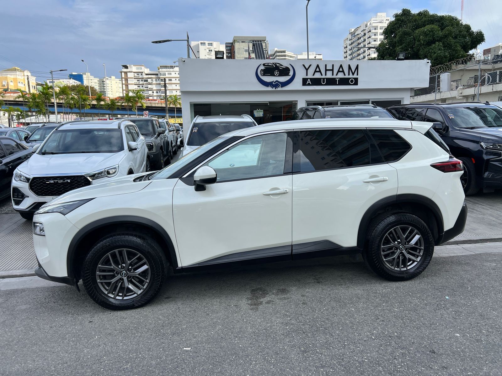 jeepetas y camionetas - NISSAN XTRAIL SENSE 2023 3