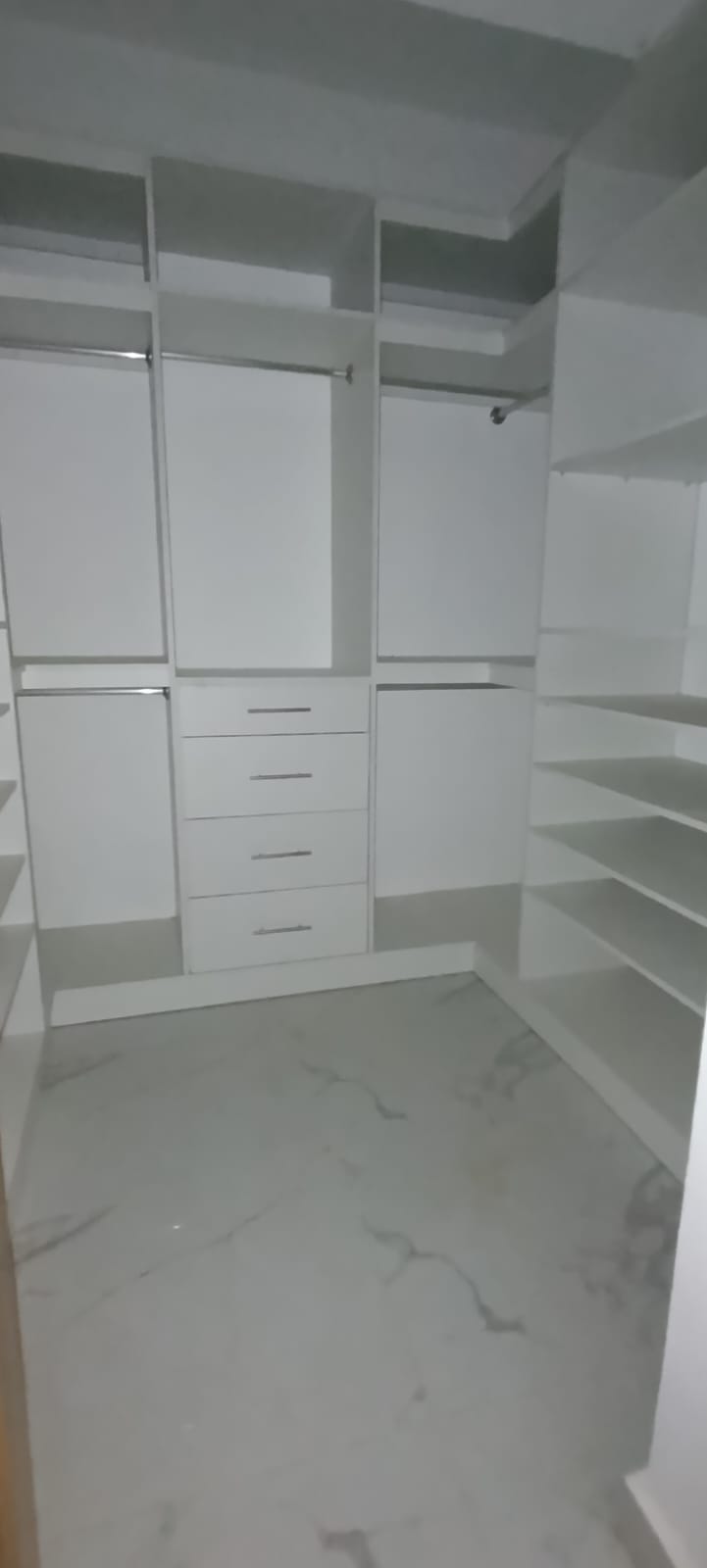 apartamentos - Los Cacicazgos, Amplio apartamento en 2da con terraza 3hab 5