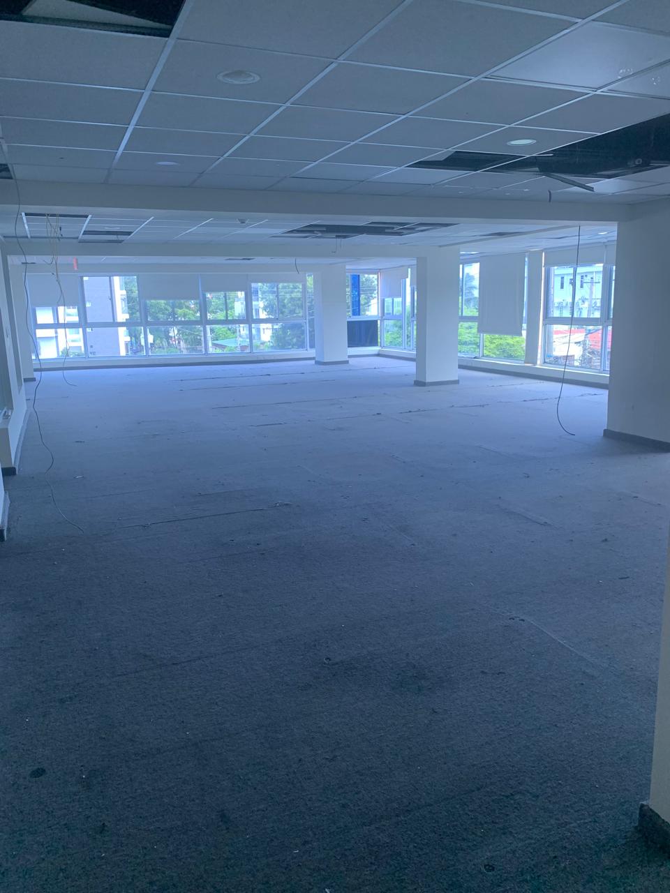 oficinas y locales comerciales - Alquiler amplio local 3er nivel plaza, Gazcue
