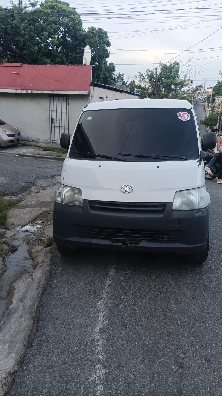 jeepetas y camionetas - Toyota TownAce 2014 en excelentes condiciones
 0