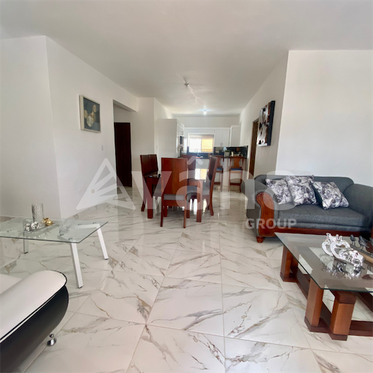 casas - Casa de venta de dos niveles en la zona sur de Santiago 1