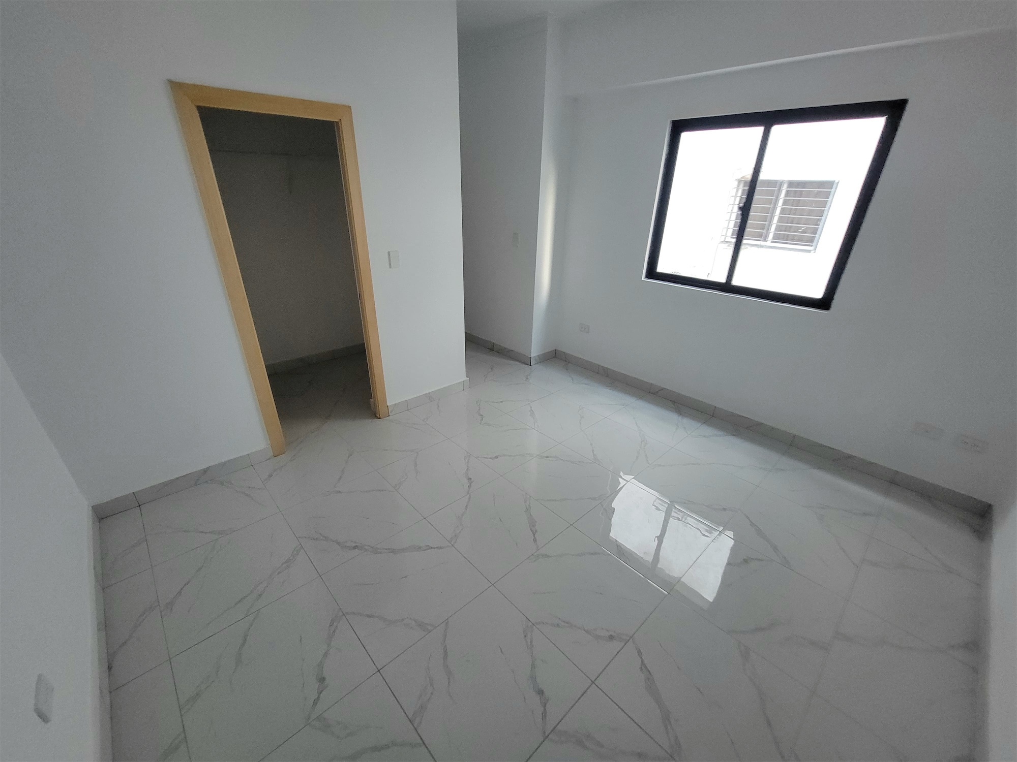 apartamentos - Venta de apartamento en torre del ensanche Ozama Santo Domingo este 145mts 3