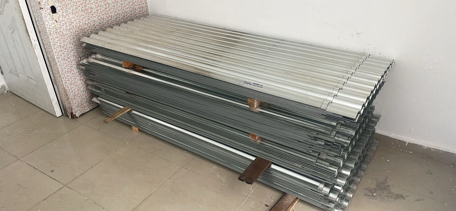 herramientas, jardines y exterior - TRES MIL (3,000) PLANCHAS DE ZINC MARCA, SOL #29 0