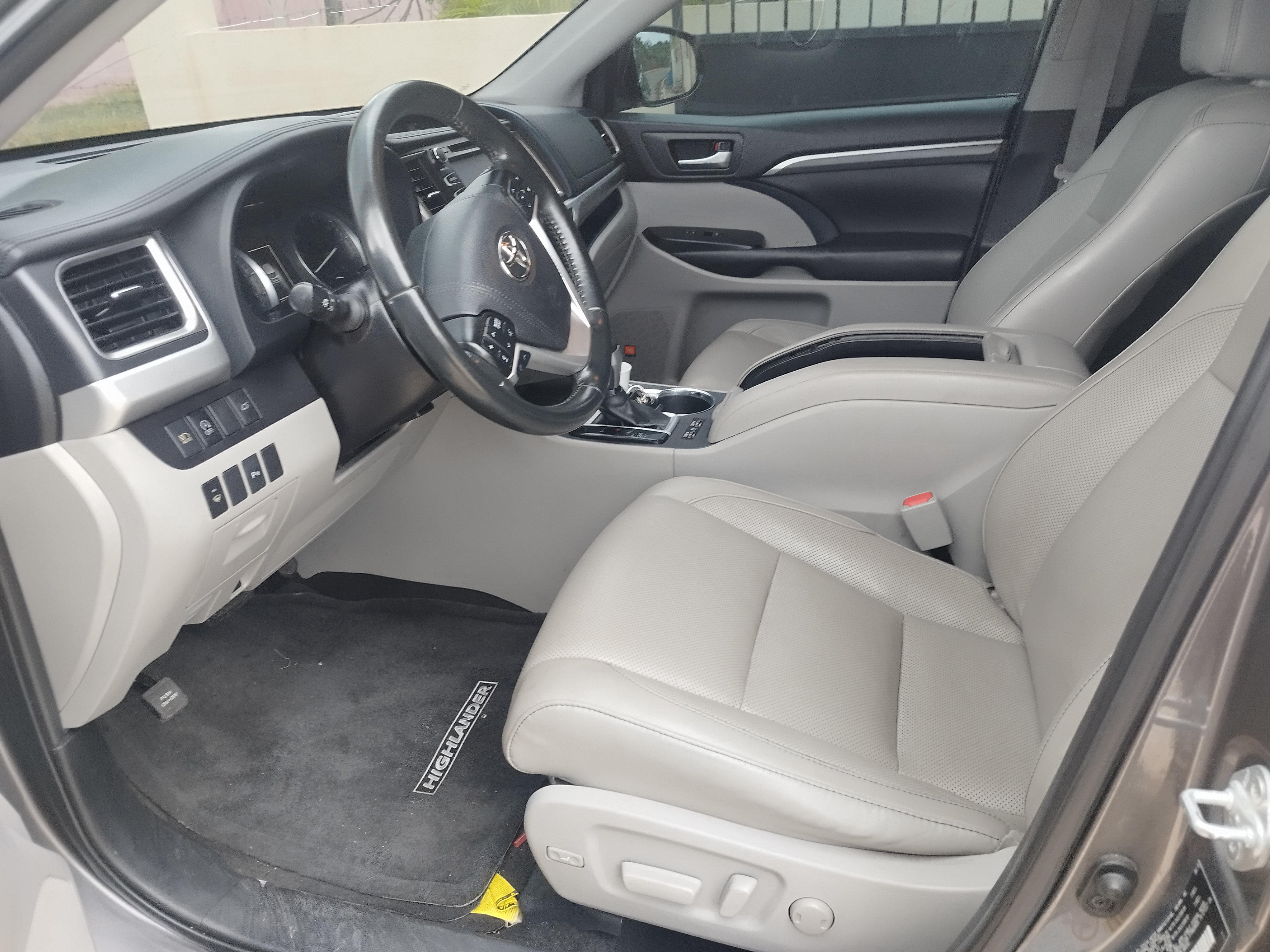 jeepetas y camionetas - 2019 Toyota Highlander Limited  4