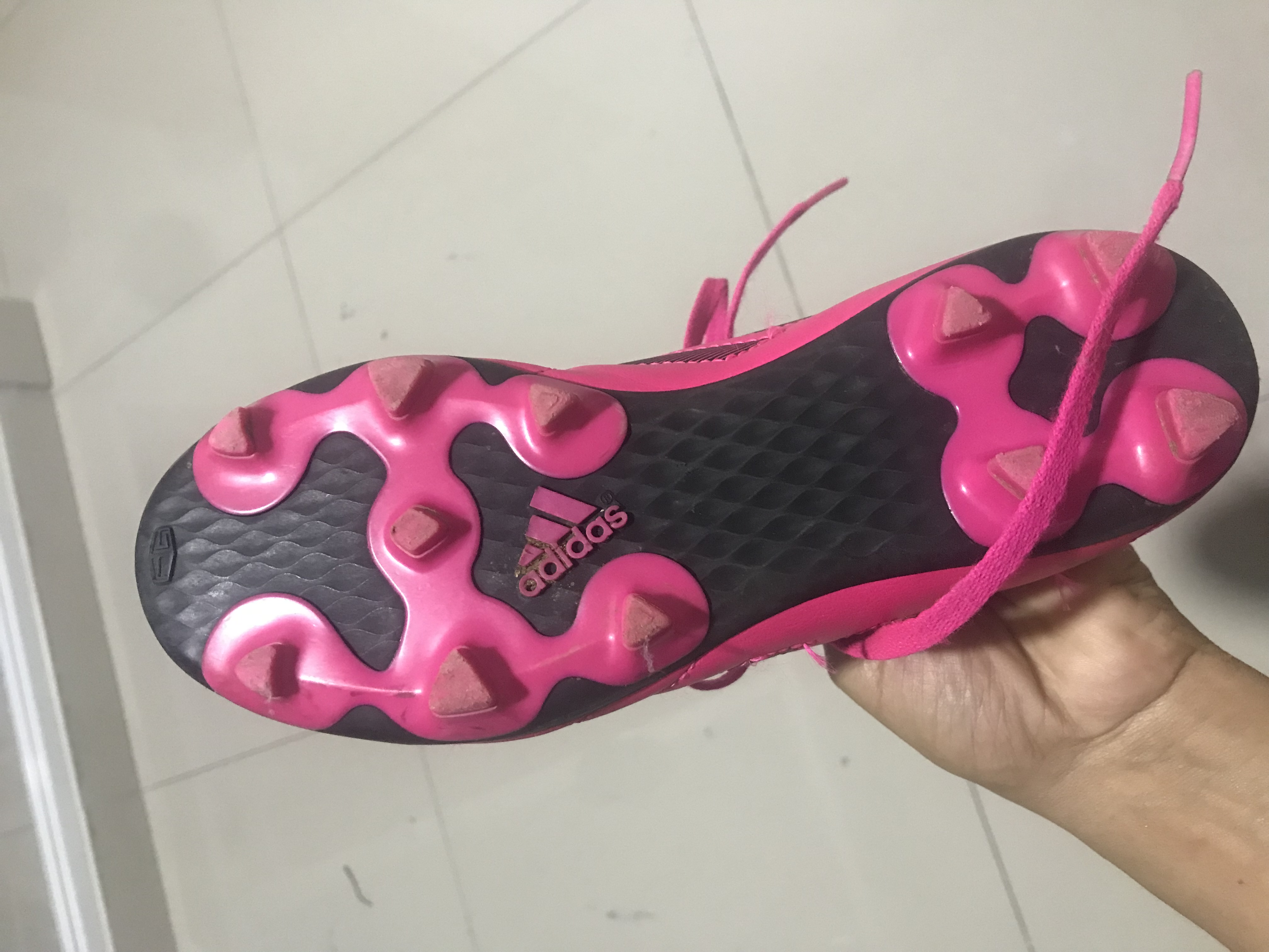 ropa y zapatos - Tenis Rosa soccer 