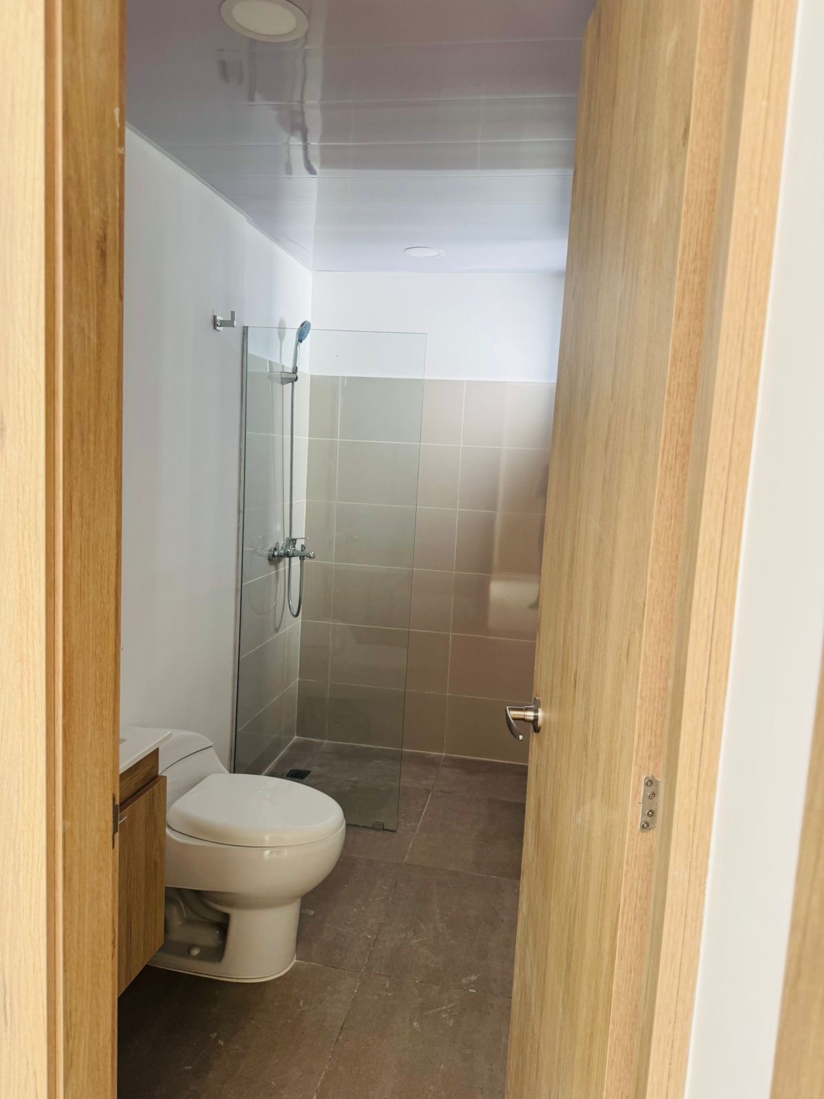 apartamentos - Apto en el RESIDENCIAL LIVERIA 
AVE. HISPANOAMERICANA STGO  5
