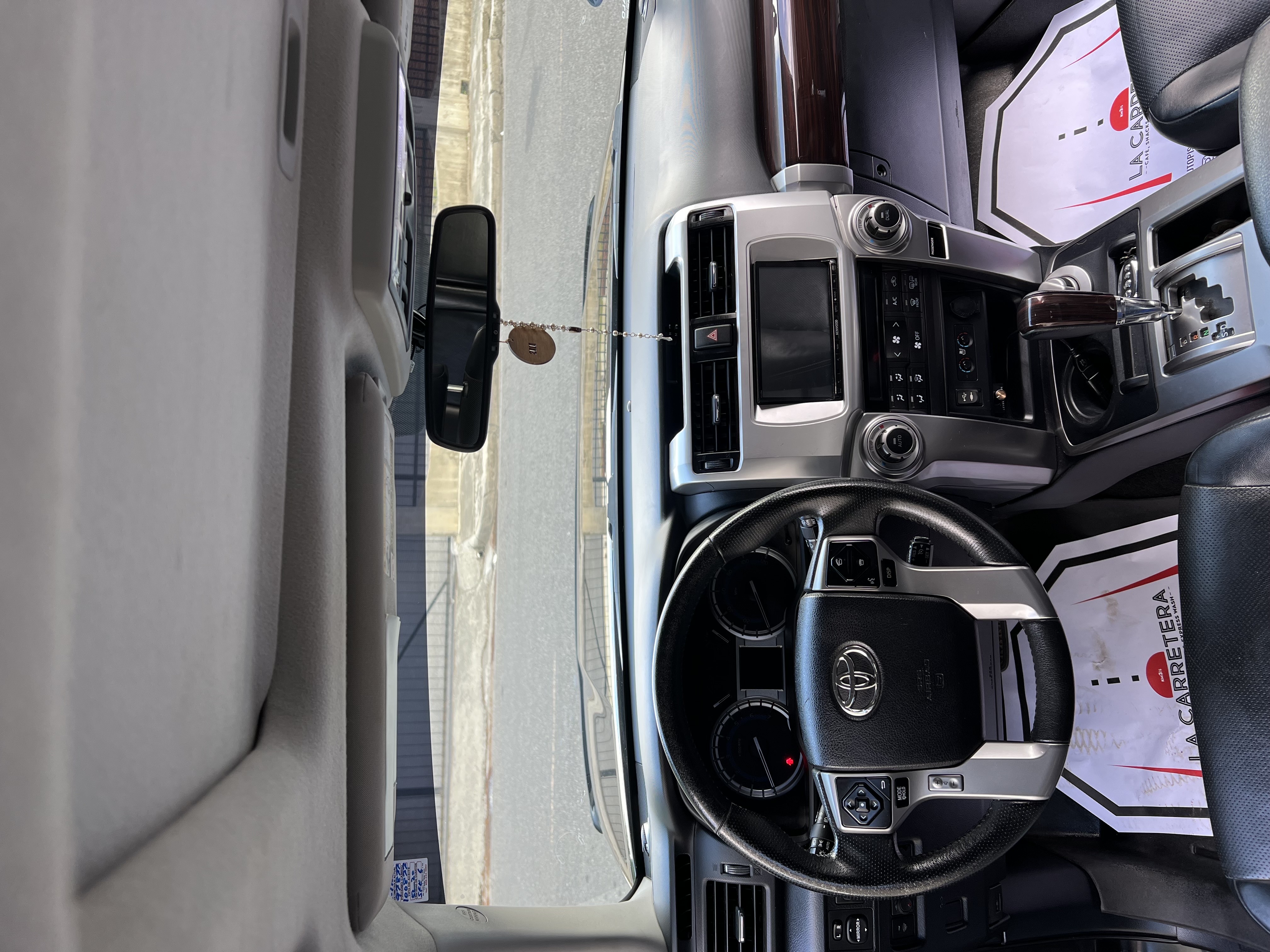 jeepetas y camionetas - Toyota 4-Runner Limited impecable 7