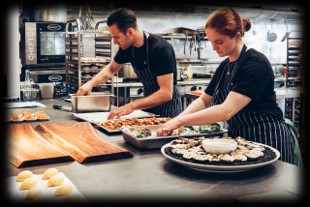 empleos disponibles - Se solicita cocinero y ayudante de cocina 
