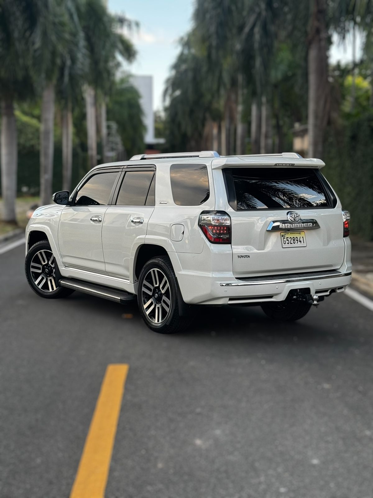 jeepetas y camionetas - Toyota 4 Runner Limited 2021US$54,000 negociable 6