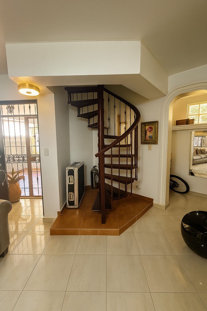 casas - VENDO Casa Para Fines Comercial en Esquina Estratégica en Viejo Arroyo Hondo 6