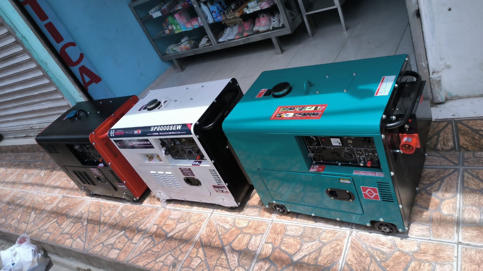 construccion e industrial - Plantas Eléctricas Diésel Cerradas semi silenciosa y con Transfer automático. 