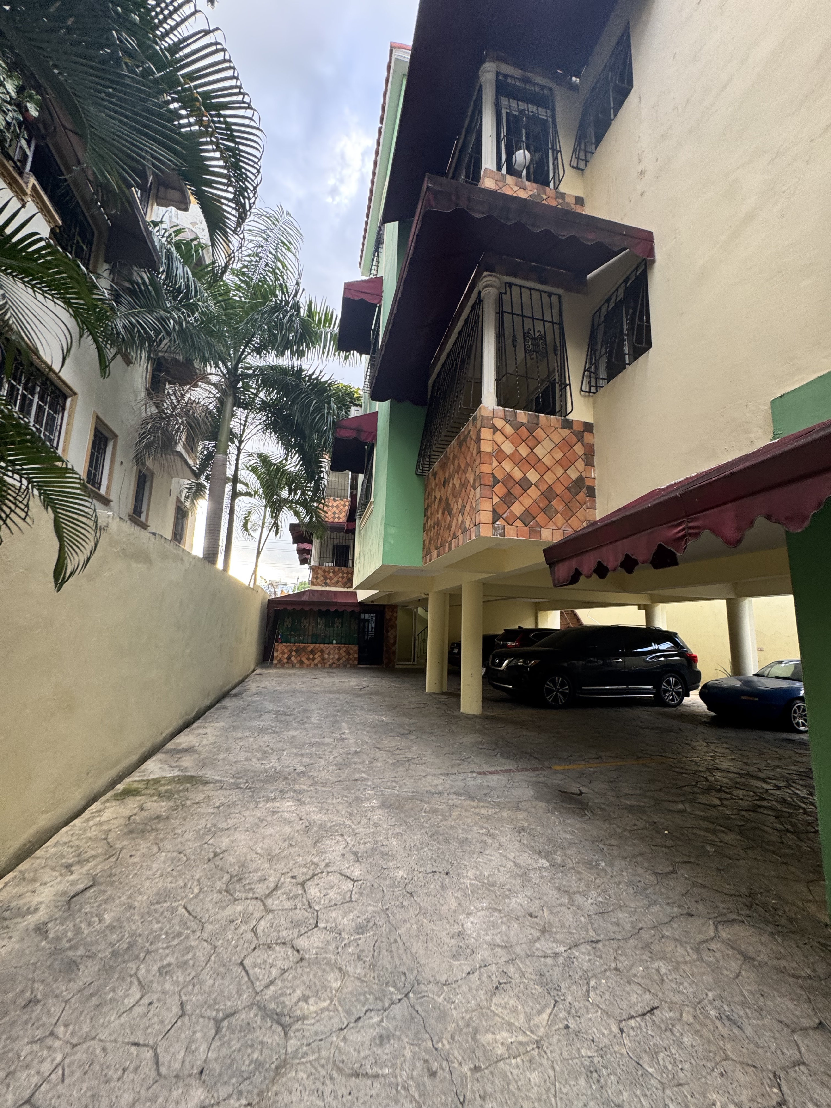 apartamentos - venta de apartamento en Alma Rosa 1 con 136mts Santo Domingo este  0