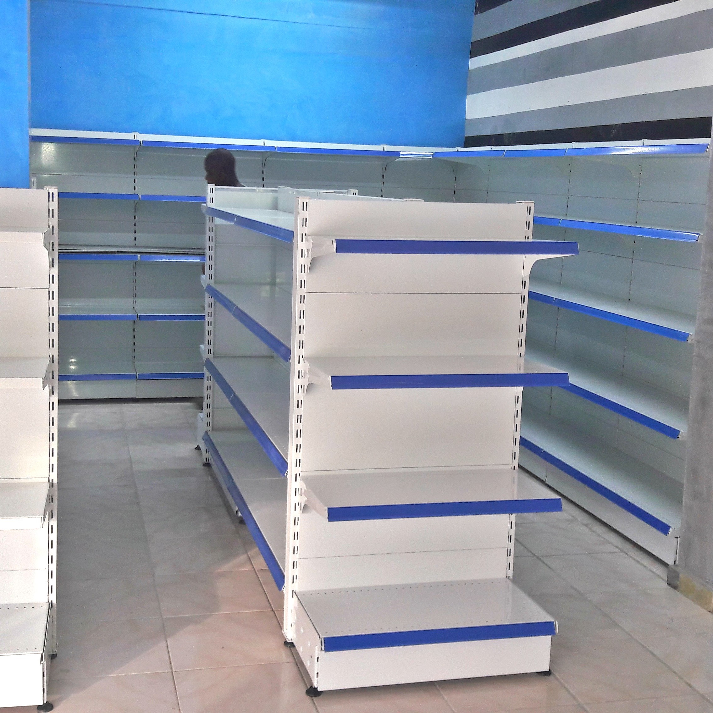 equipos profesionales - Góndolas y Estanterías para exhibición de mercancías  0