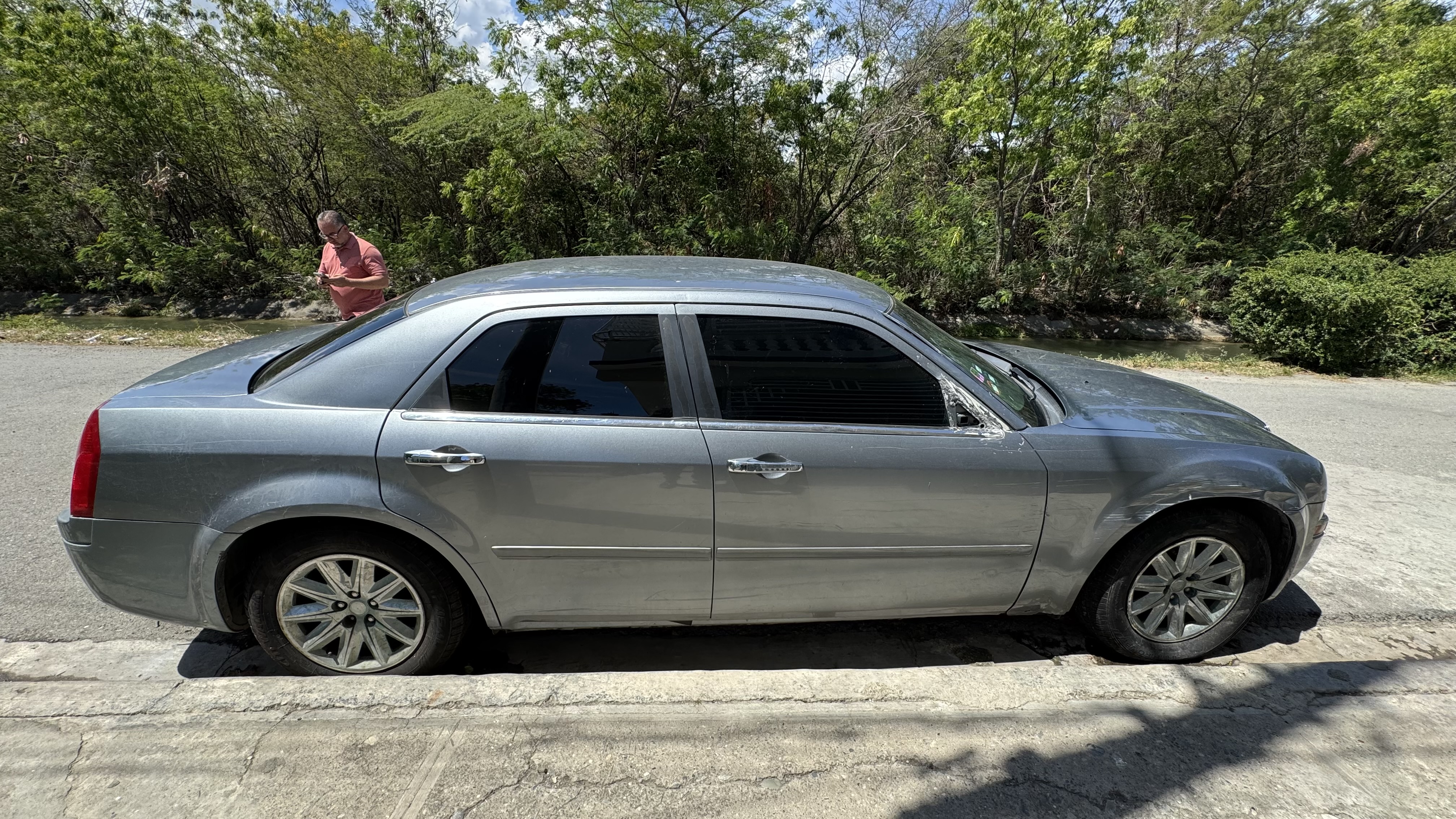 carros - Crysler 300 2006  9