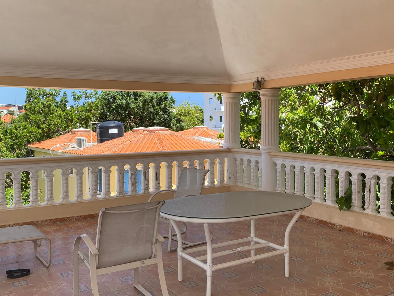 casas - Venta de casa de 3 niveles en corales del sur Santo Domingo este con 600mts 2