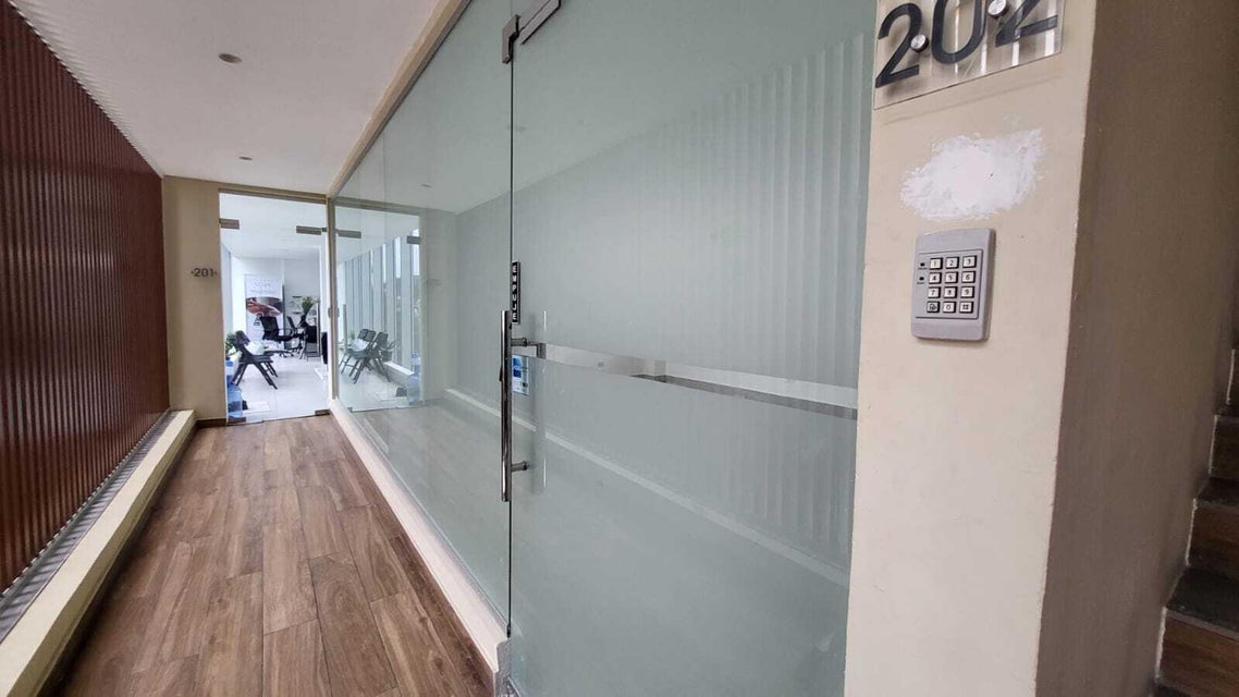 oficinas y locales comerciales - Oficina en alquiler en Los Prados 5