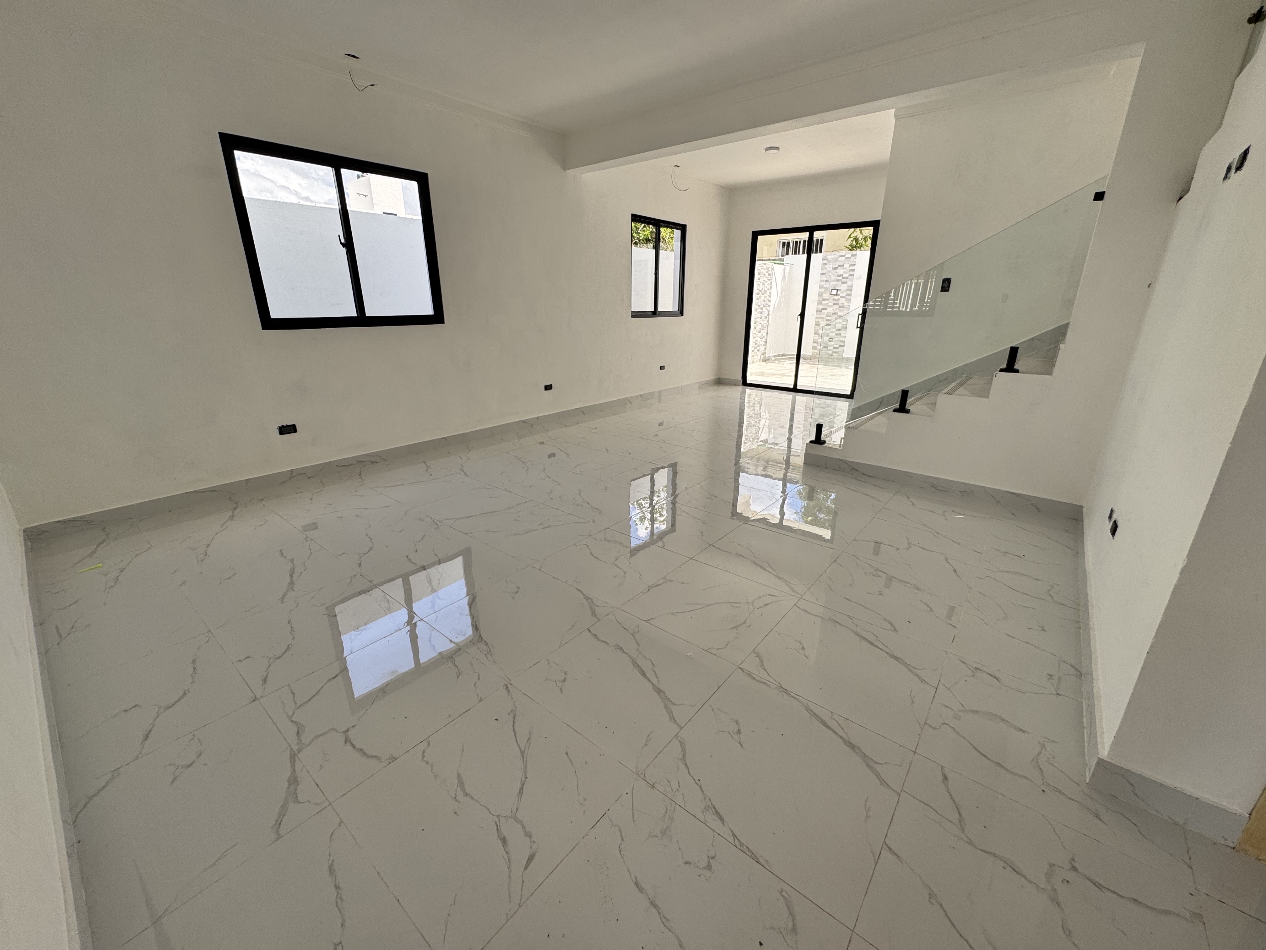 apartamentos - venta de casa de lujo con piscina y 4 habitaciones en la autopista de san isidro 5