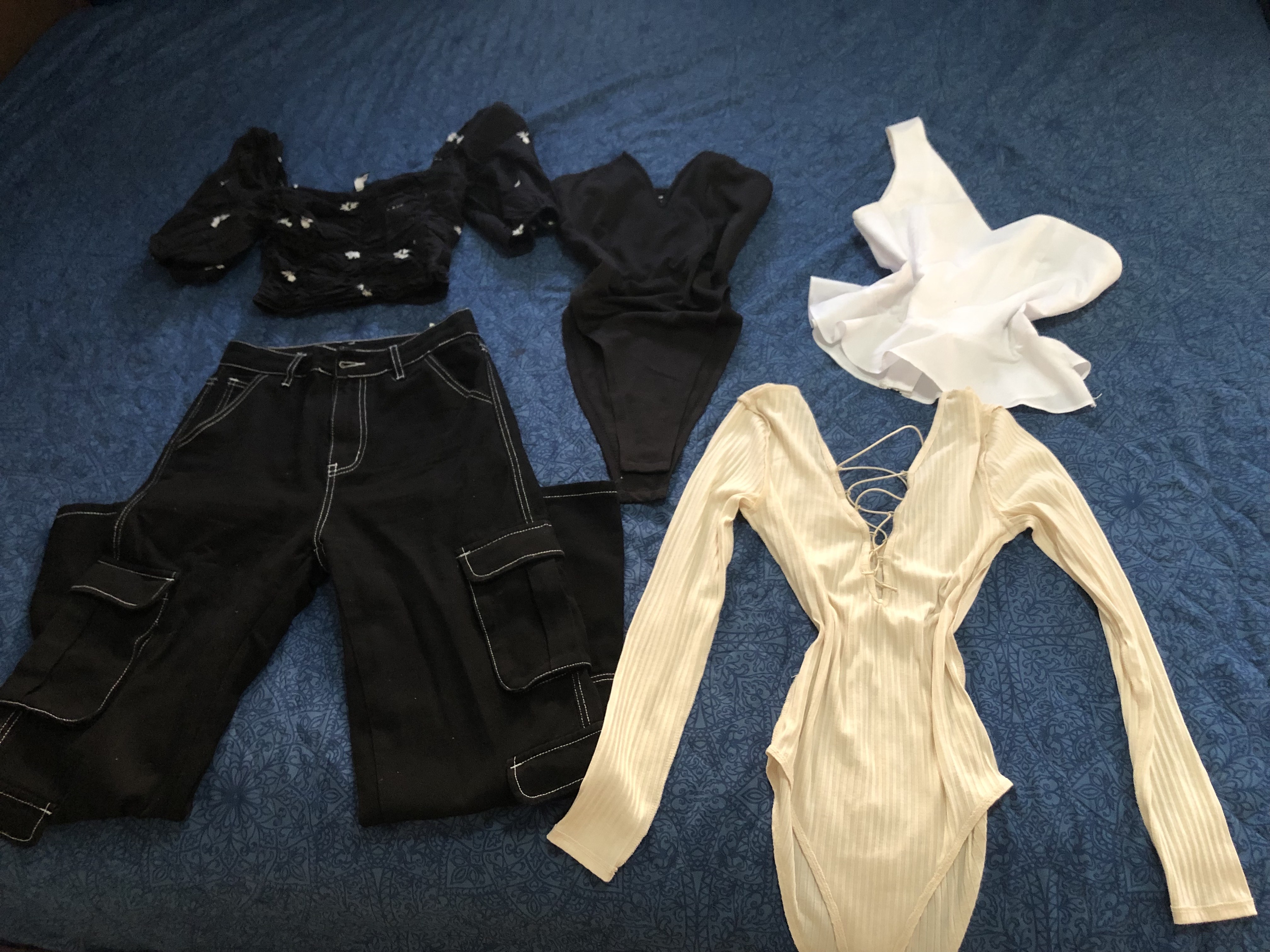 decoración y accesorios - vendo lote de ropa 2