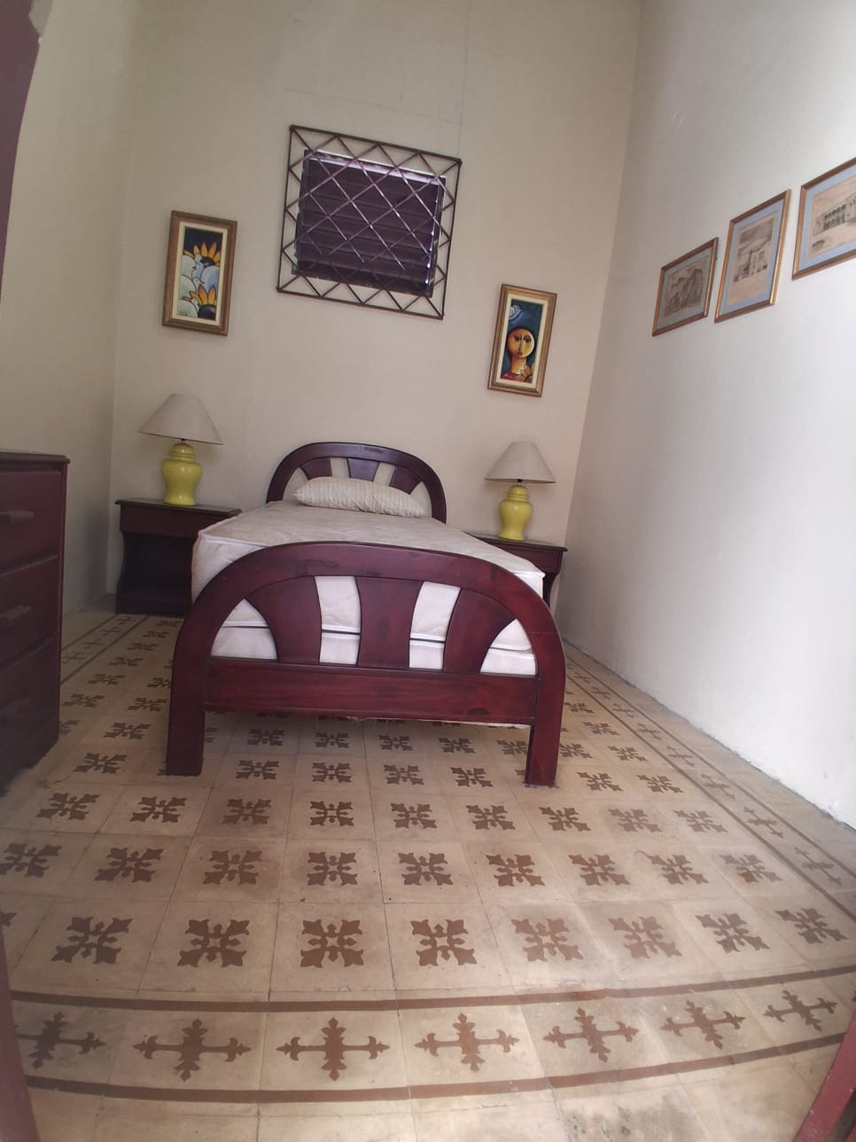 casas -  Zona colonial / ciudad nueva Alquiler US$ 650  7
