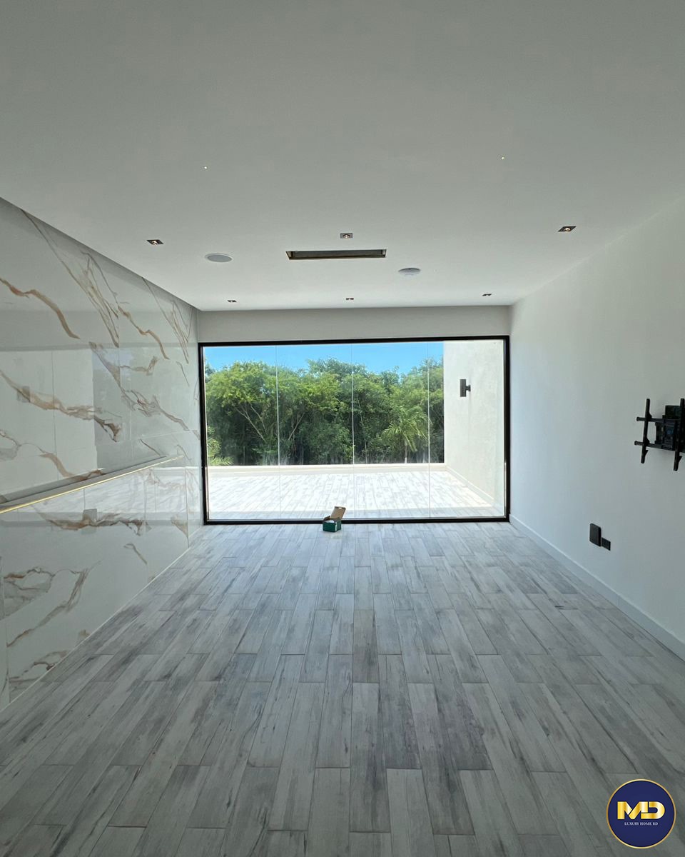casas vacacionales y villas - Se Vende Villa, con Terraza, piscina y Jacuzzi ubicado en La Romana 5
