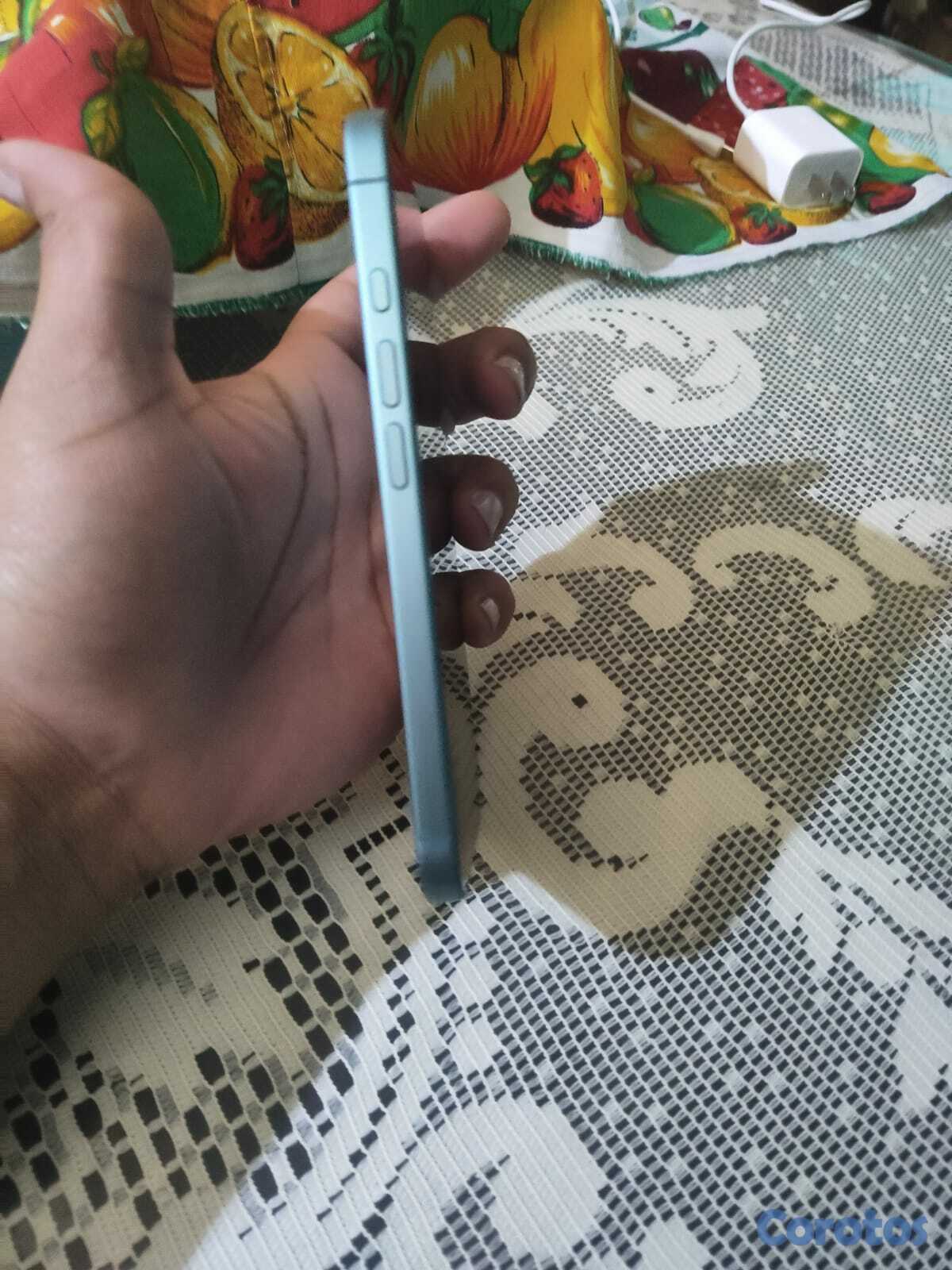 celulares y tabletas - Vendo iPhone 16 normal 128gb en buenas condiciones 7