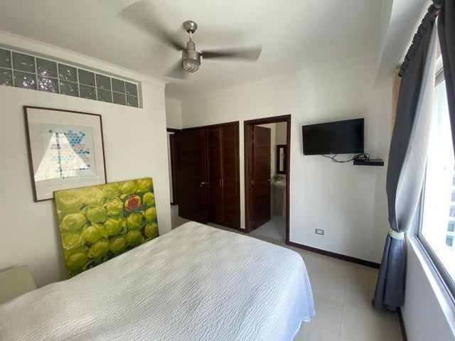 apartamentos - Apartamento en Alquiler en Naco 5