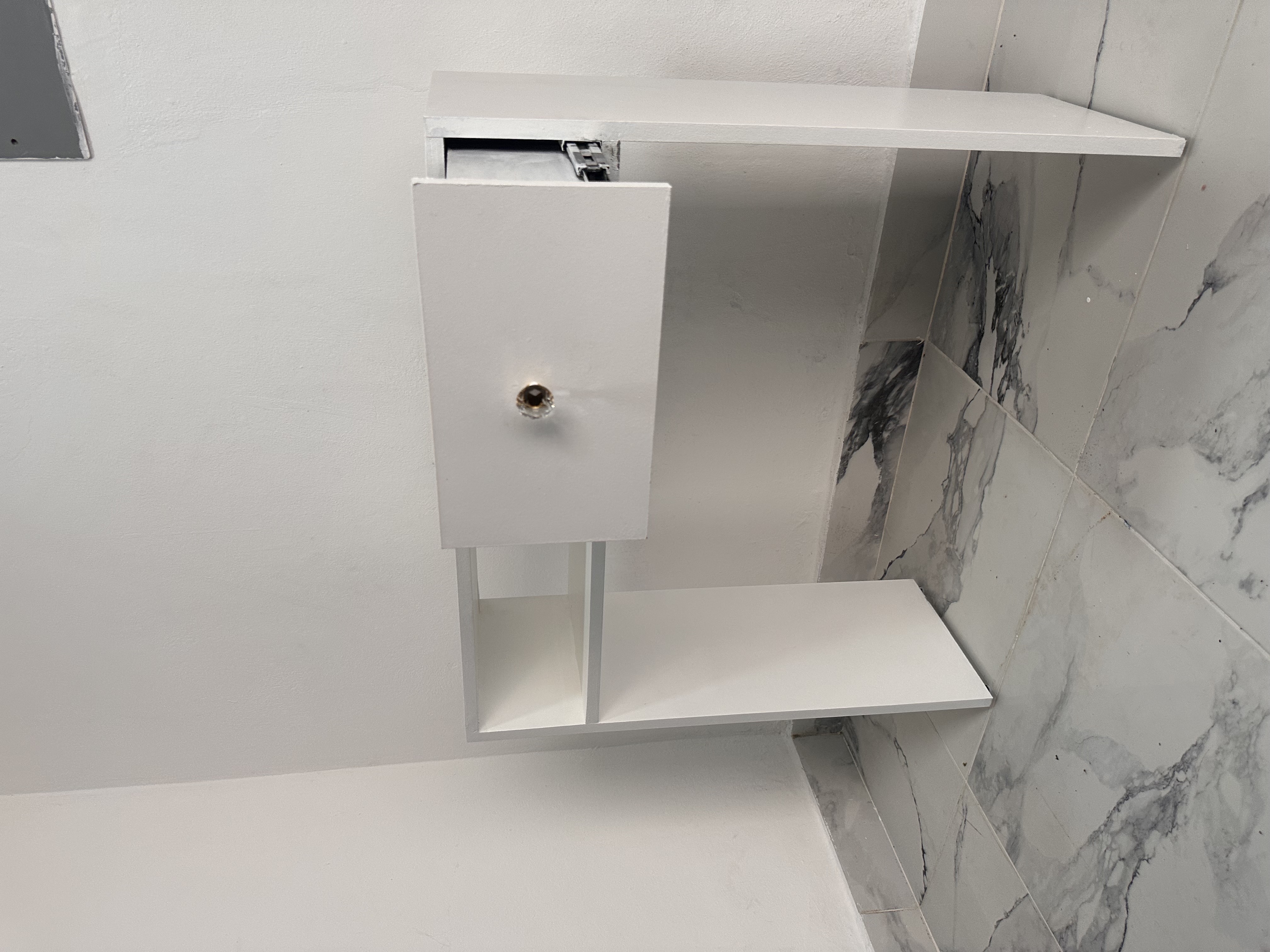 muebles y colchones - MESA PARA MANICURISTA  0