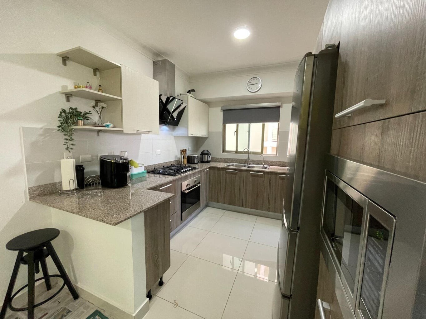 apartamentos - Oportunidad venta de Hermoso Pent-house en Evaristo Morales de Tres habitaciones 1