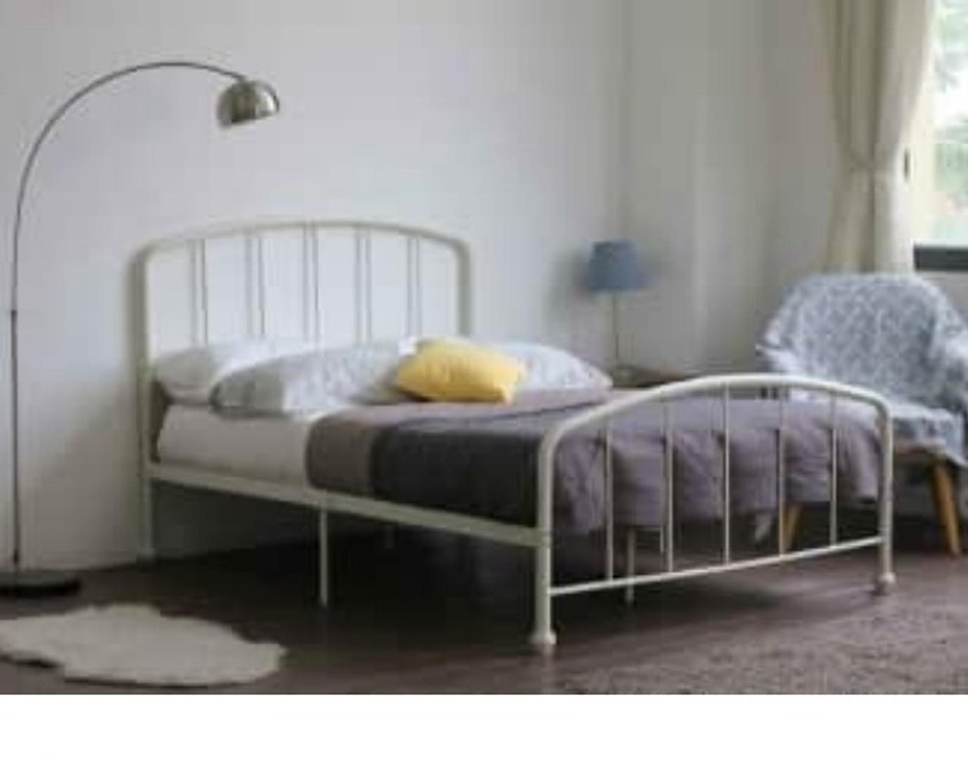 muebles y colchones - BASE CAMA BLANCA METAL TWIN
39x75 SIN CORCHON