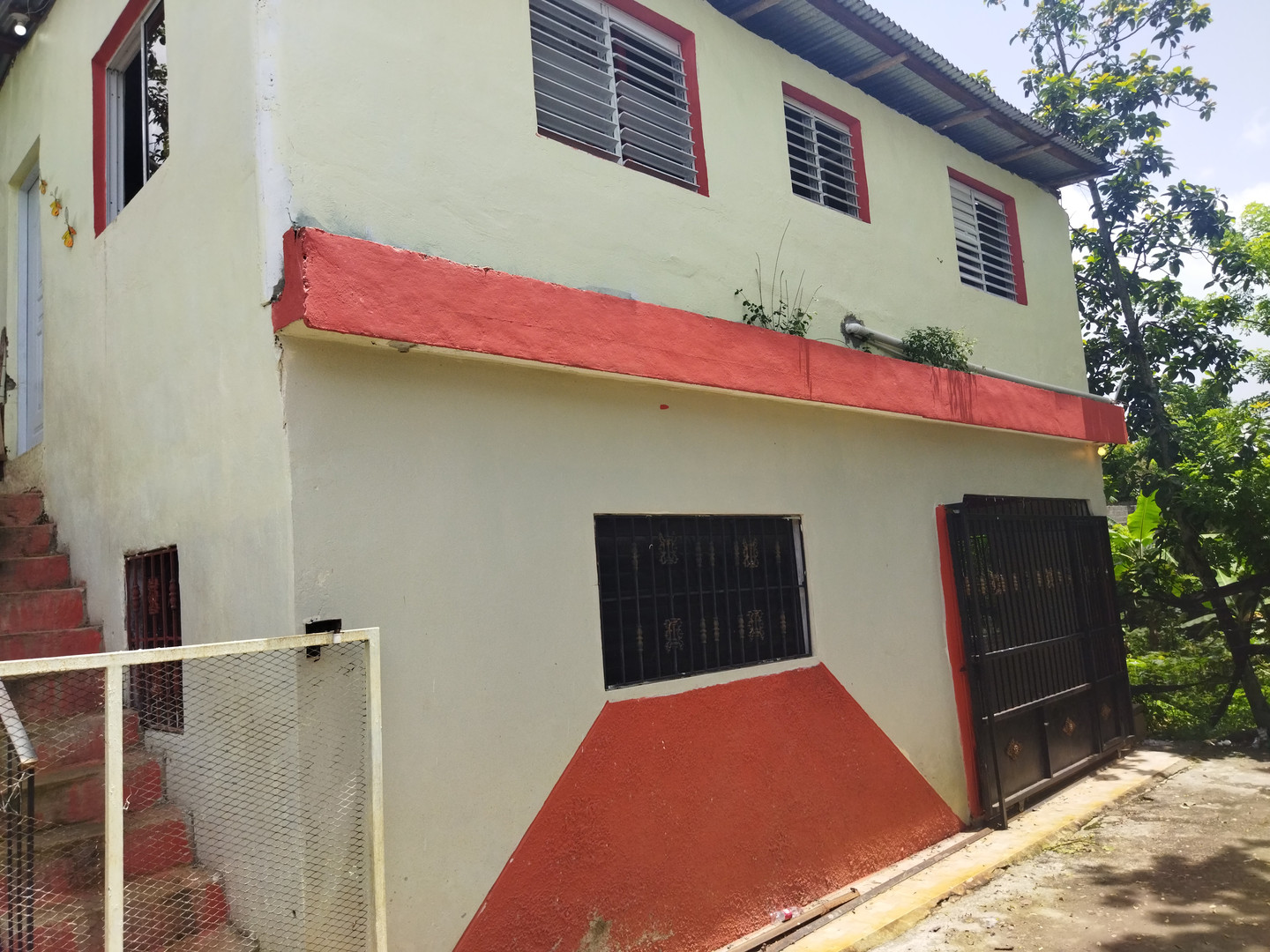 casas - Casa con apartamento encima a precio de oportunidad. super comoda  1