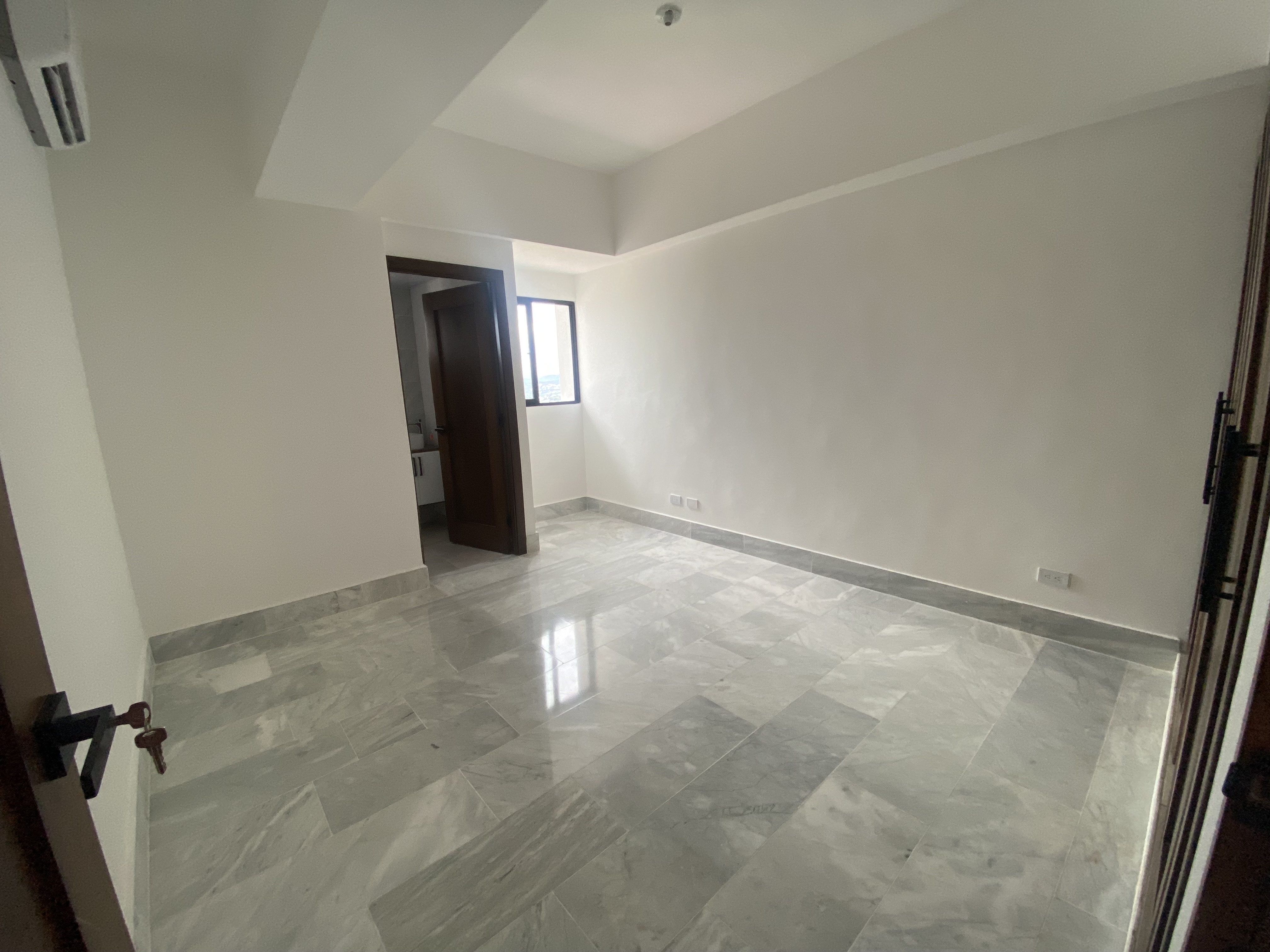 apartamentos - Apartamento a estrenar en piso alto de venta en La Esmeralda 6