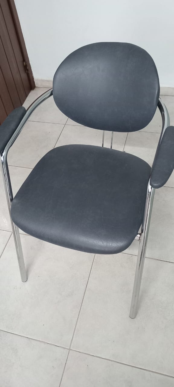 muebles y colchones - 2 sillas de clientes  2