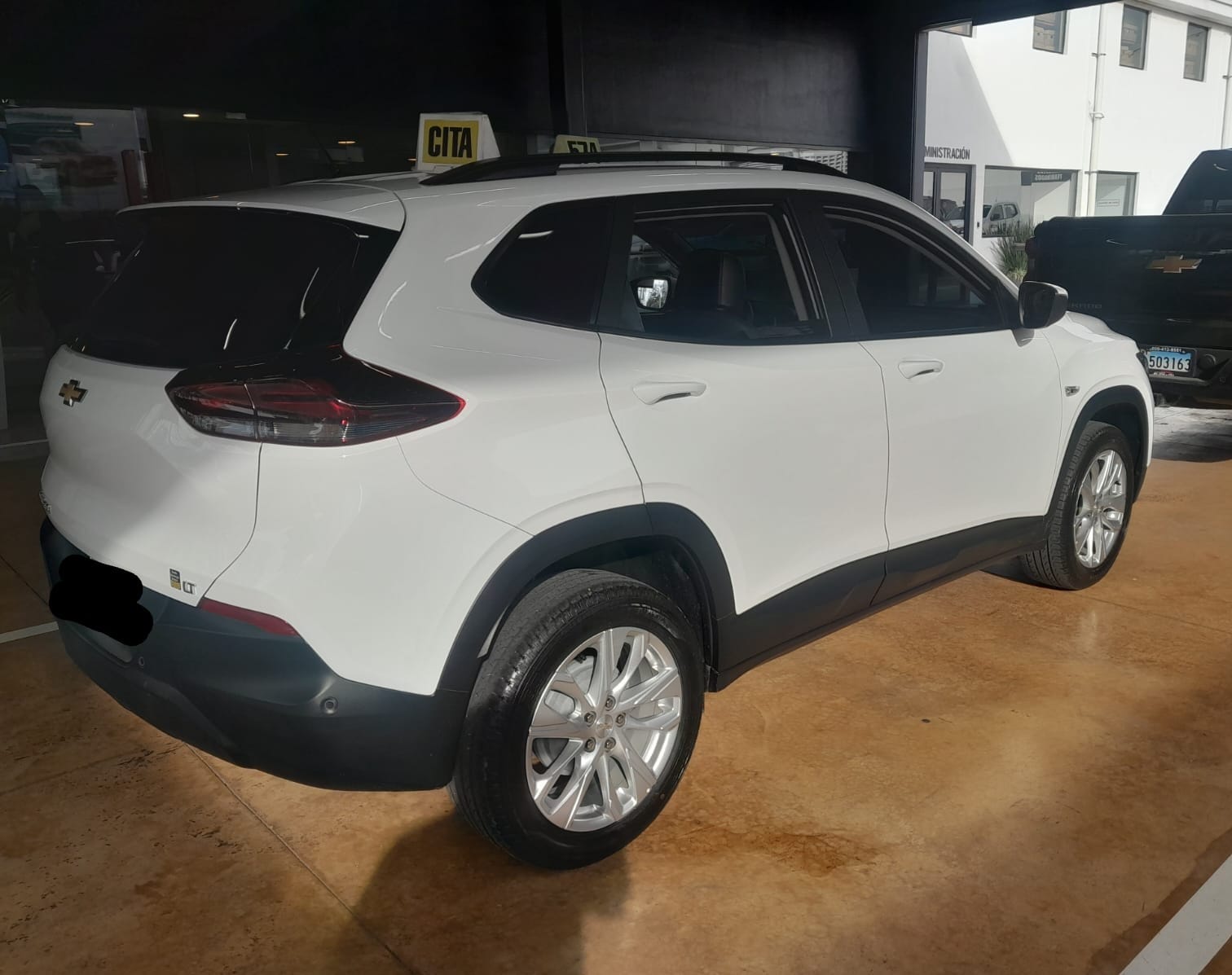 jeepetas y camionetas - CHEVROLET TRACKER LT 2023 con 6500 Kilómetros  3