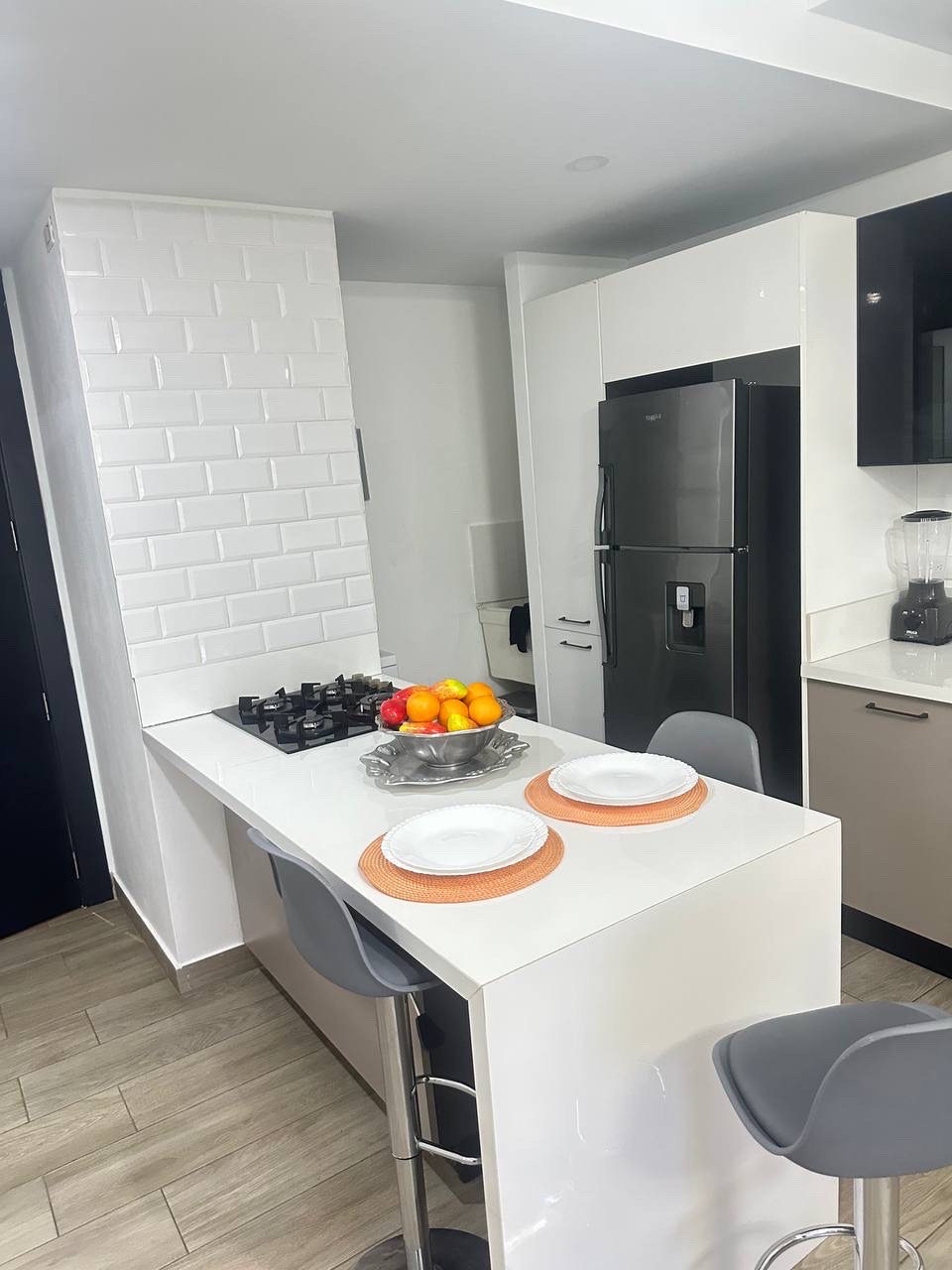 apartamentos - Moderna Habitación Amueblada con Piscina en Bella Vista 