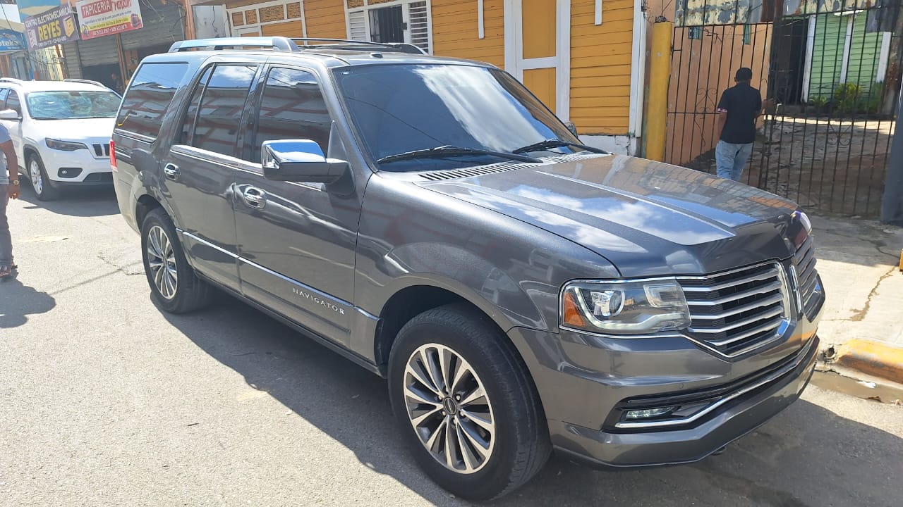 jeepetas y camionetas -  2015 Lincoln Navigator  1