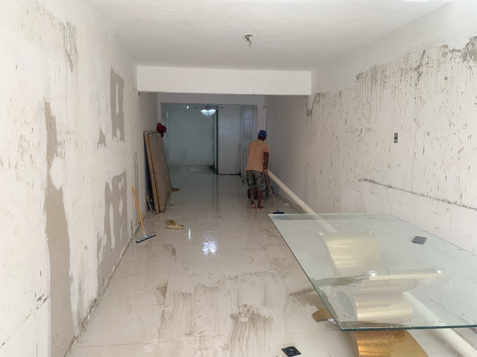 oficinas y locales comerciales - Locales en primer nivel  2