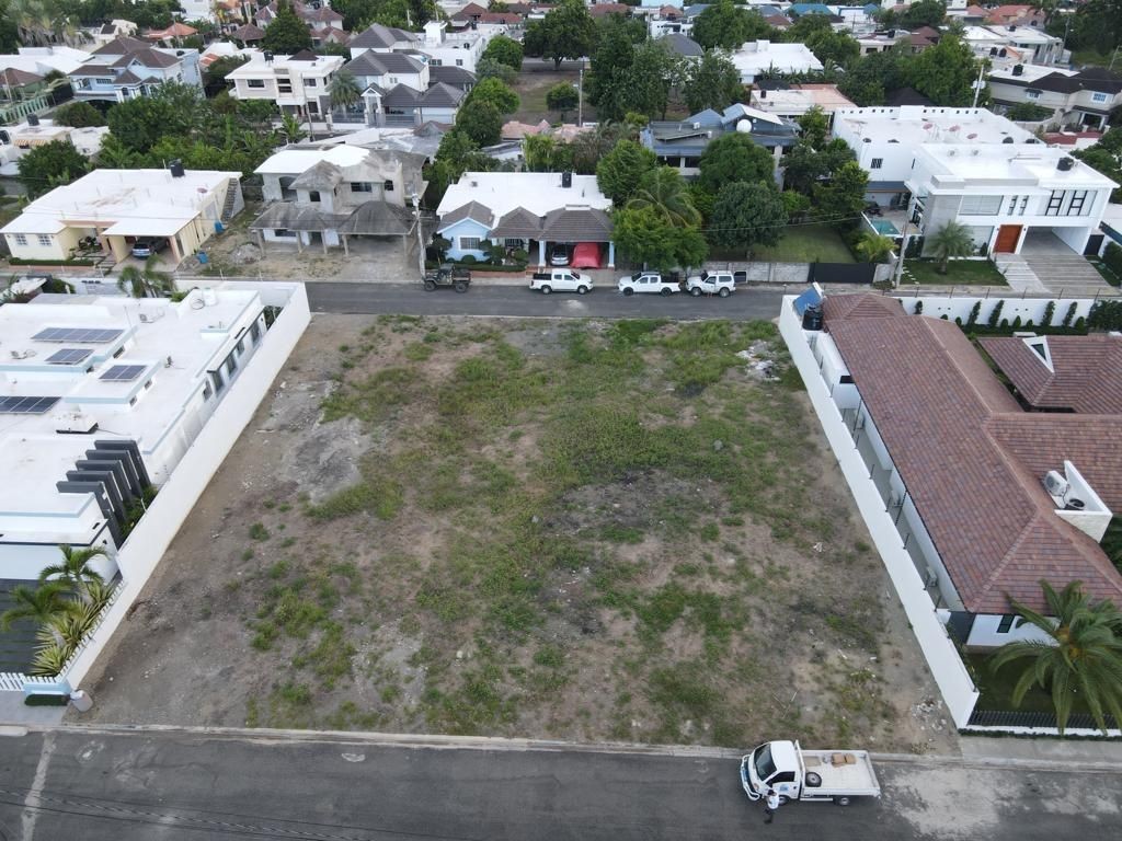 solares y terrenos - Solar en venta en Moca de 1,400m2  0