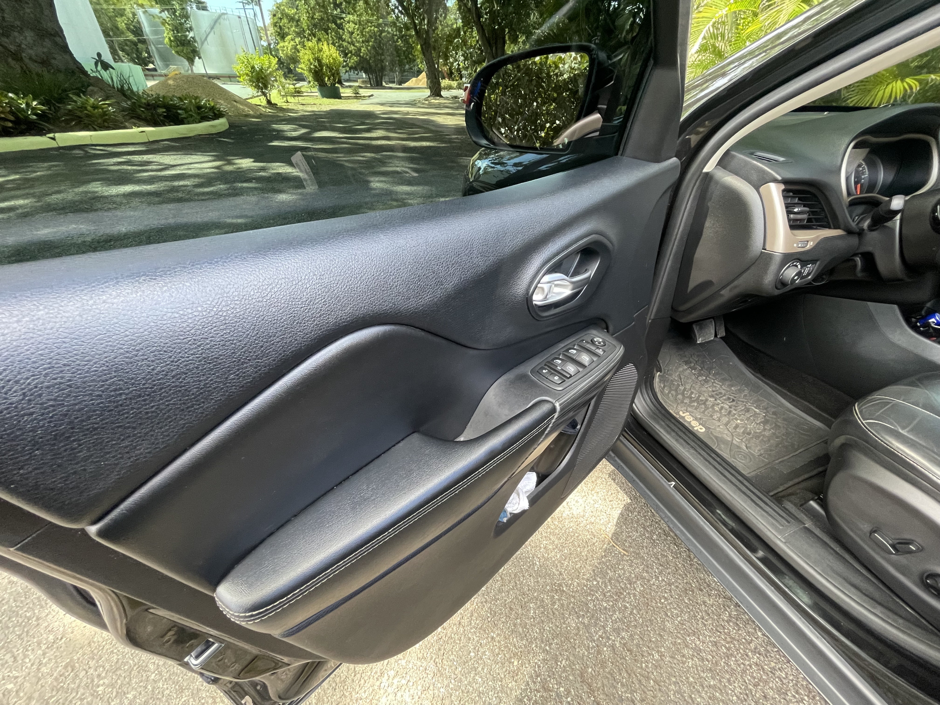 jeepetas y camionetas - JEEP CHEROKEE 2016 2.4L 7