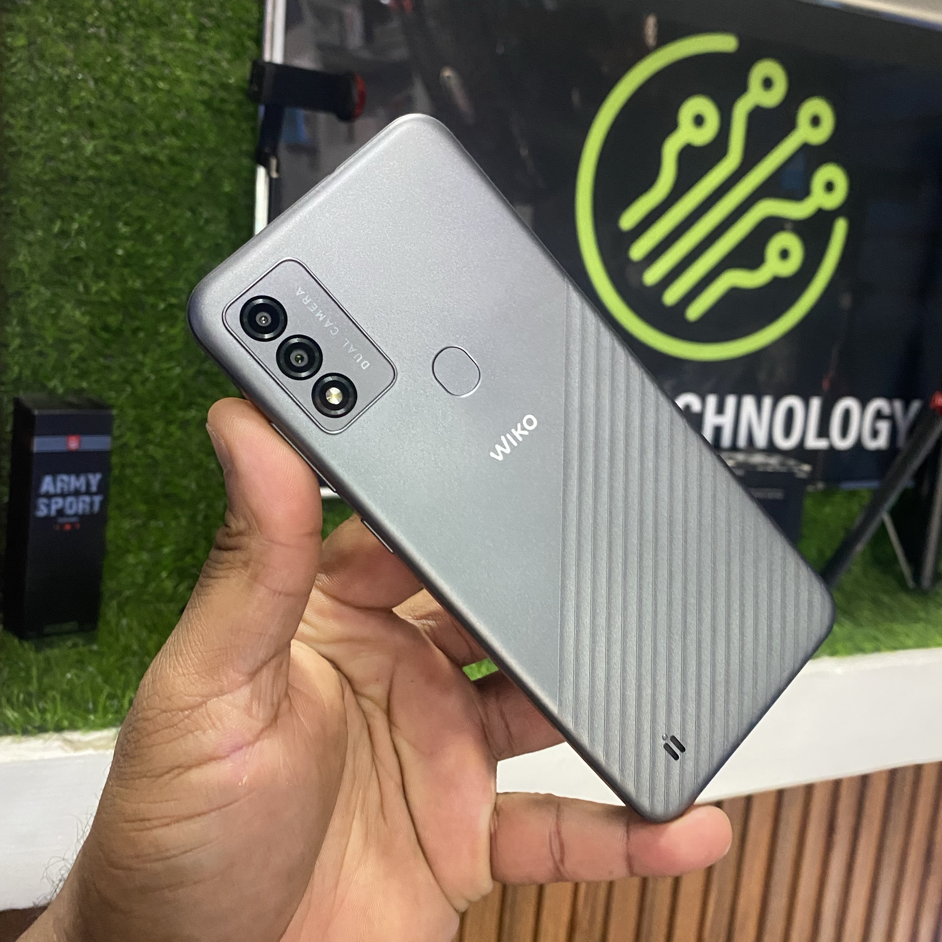 celulares y tabletas -  Wiko Voix U616AT  Unlocked   32GB  0
