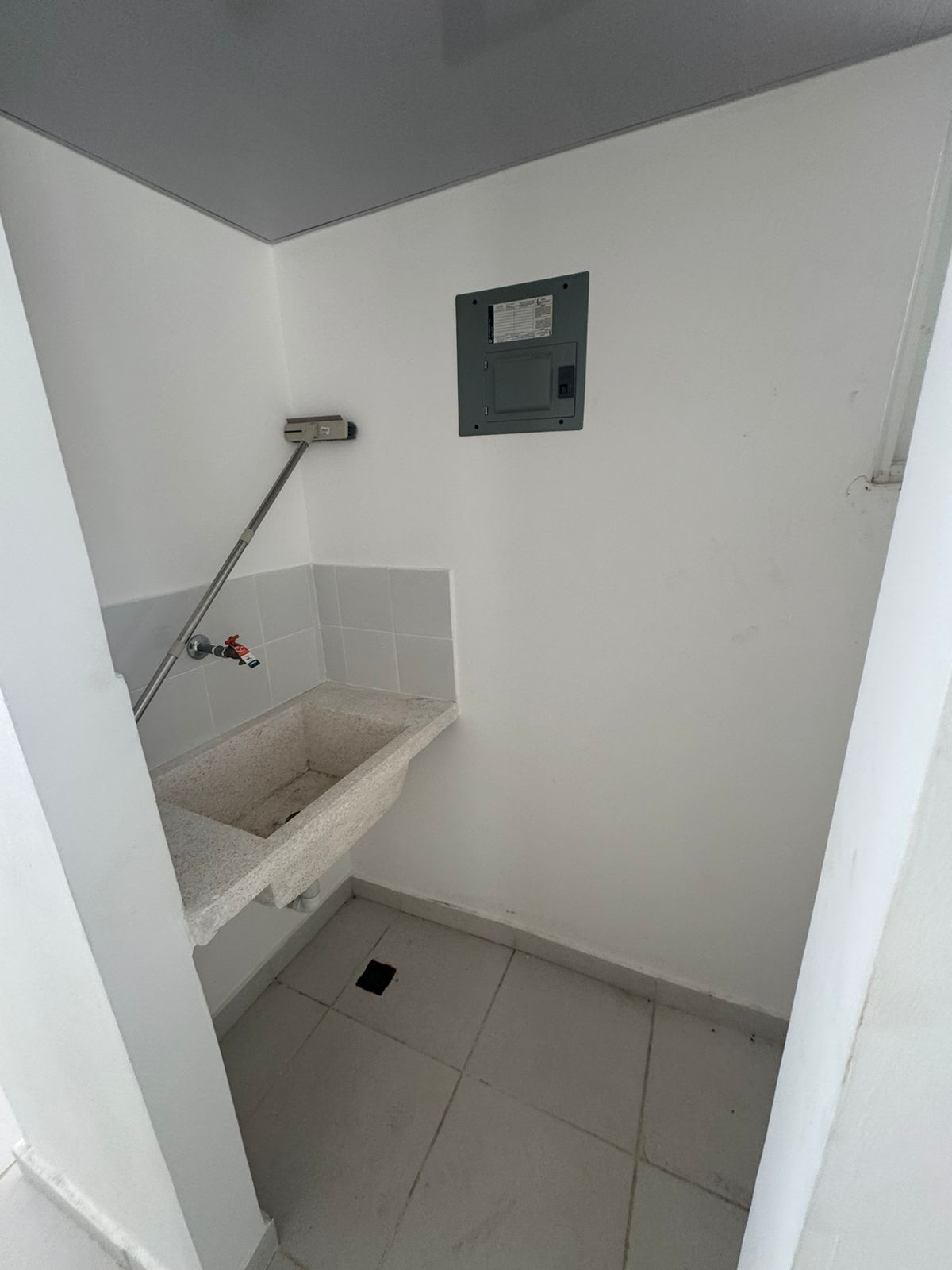 apartamentos - Piso 3 En Santo Domingo Este Residencial 5